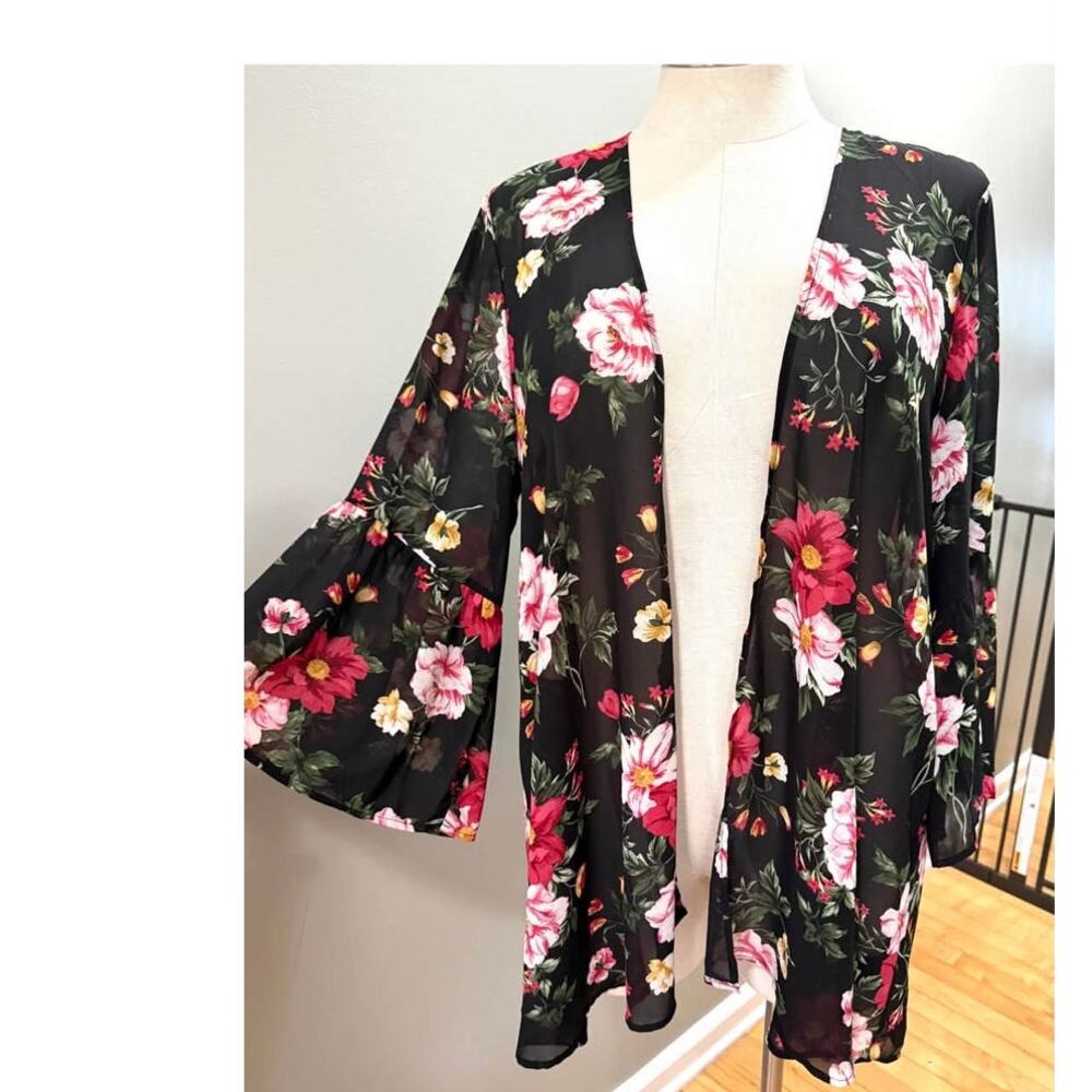 Torrid Plus Size 1/2 Floral Roses Bell Sleeve Black Kimono Open Front Top Blouse